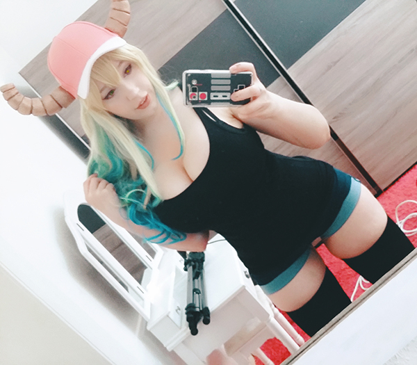 Piadn-lucoa takes a selfie(20)